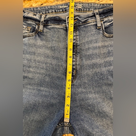 Old Navy Higher High-Rise Flare Jeans stretch Smooth Pockets Women's Size 14 - Picture 5 of 7